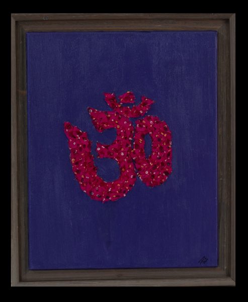 OM with Bandhani