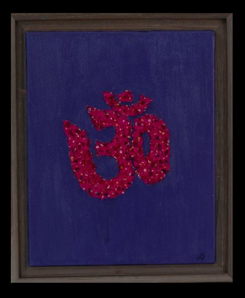 OM with Bandhani